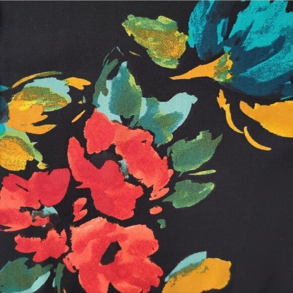 A New Day Floral Short Sleeve V-Neck Dress - Picture 13 of 16